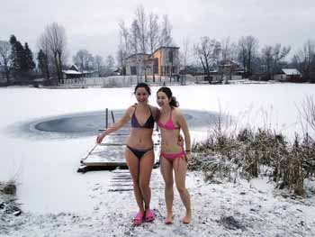 800px-Winter_Russia_bikini