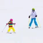 tecnica-basica-de-esqui-en-cuna-controla-velocidad-y-giros-en-la-nieve